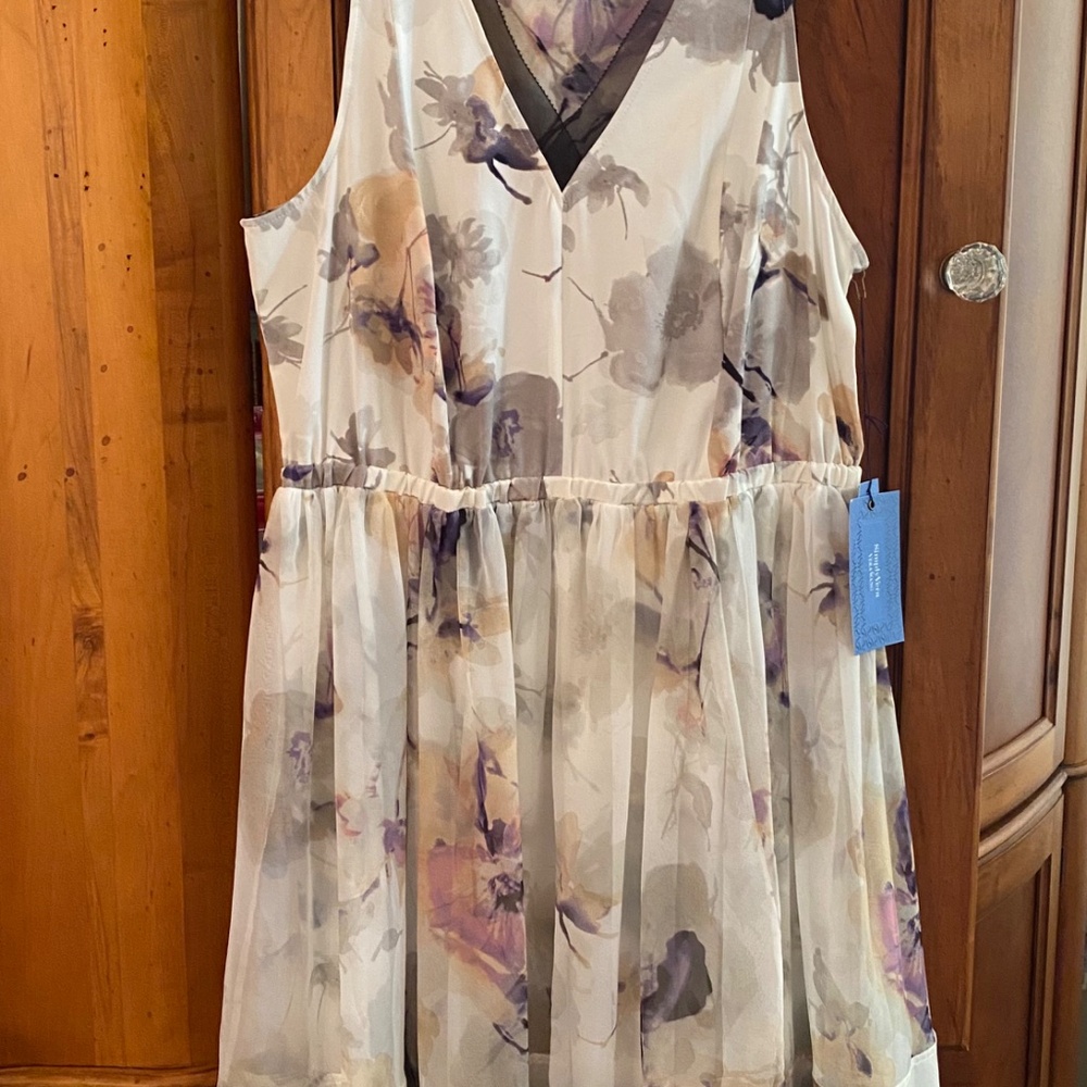 NWT Simply Vera Wang L Etheral Move Sleeveless Dress Cream Black Trim Floral